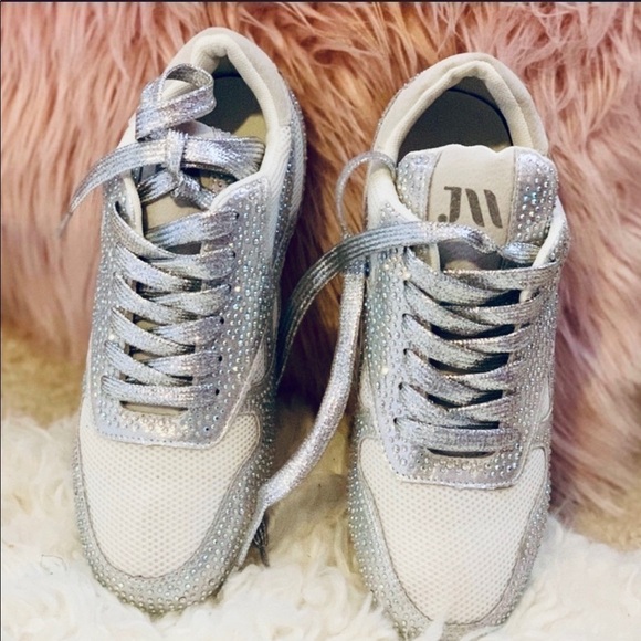 "Sparkly Silver Glamorous Chic!" Sz 6 as shown inside under cushion. - Picture 2 of 11